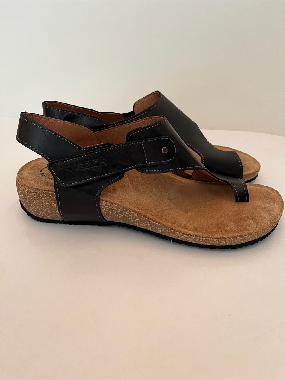 Taos Fame Sandals, black leather, size 40 or US 9-9.5, arch support - Picture 2 of 8